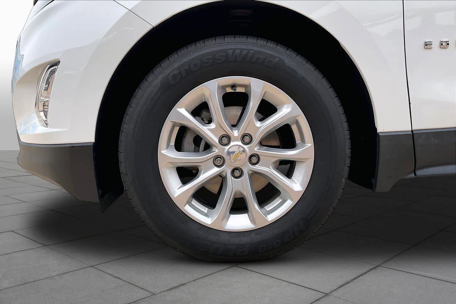 Used 2018 Chevrolet Equinox LT FWD image 12