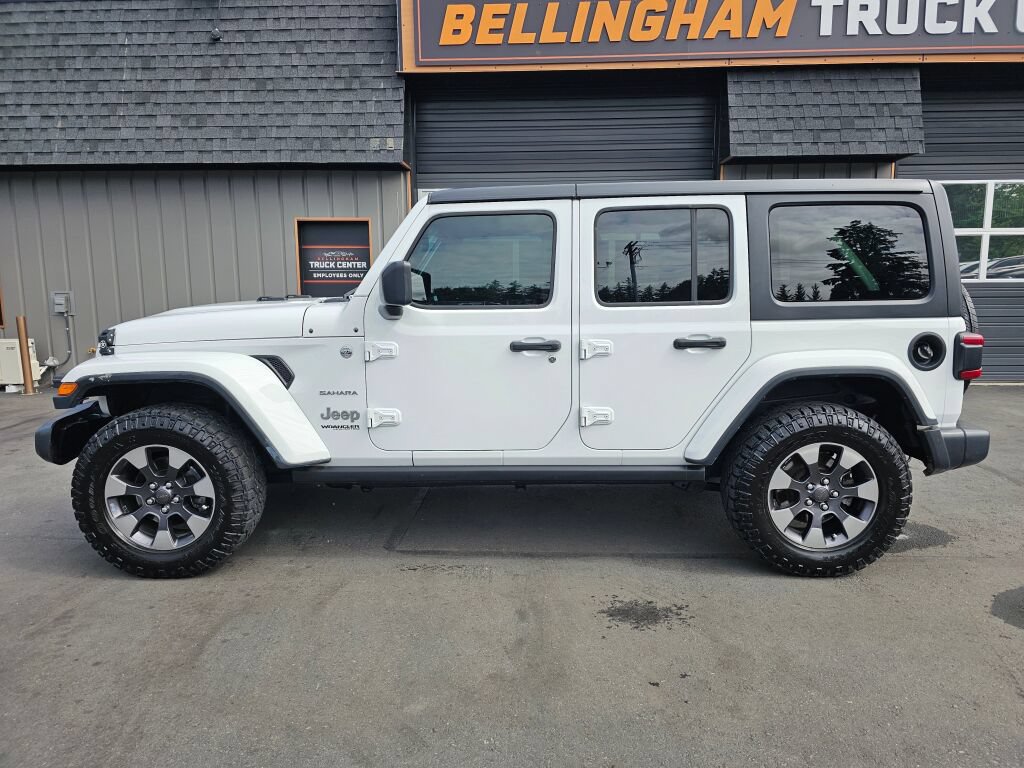 Used 2018 Jeep Wrangler Unlimited Sahara w/ Uconnect 4C Nav & Sound Group AWD/4WD image 2