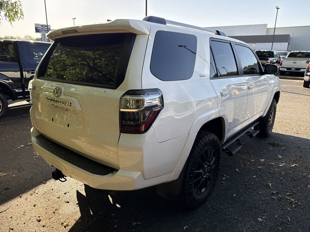 Used 2023 Toyota 4Runner SR5 AWD/4WD image 17