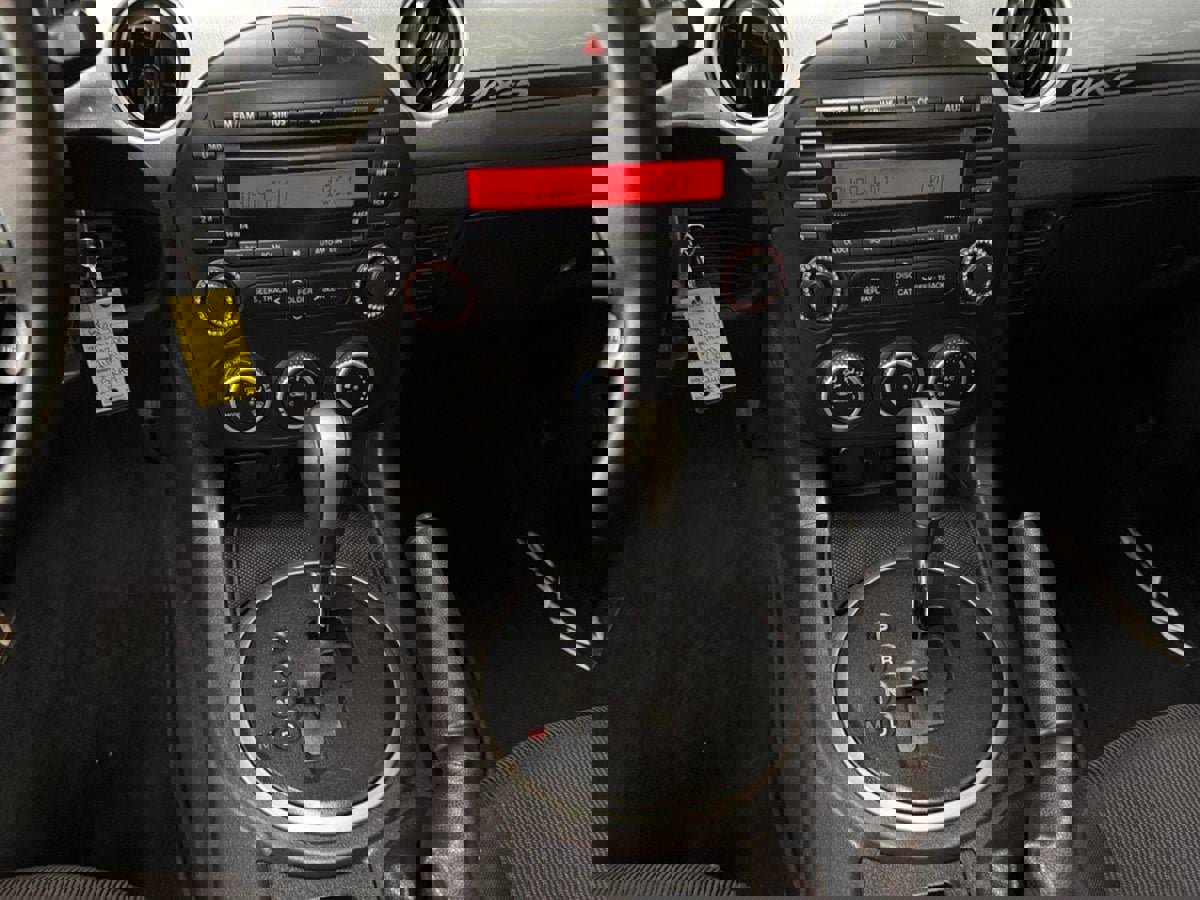 Used 2013 MAZDA MX-5 Miata Club image 12