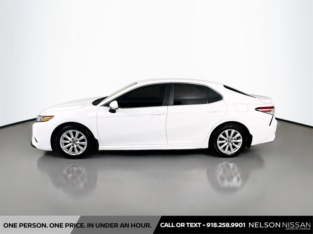Used 2020 Toyota Camry SE FWD image 8