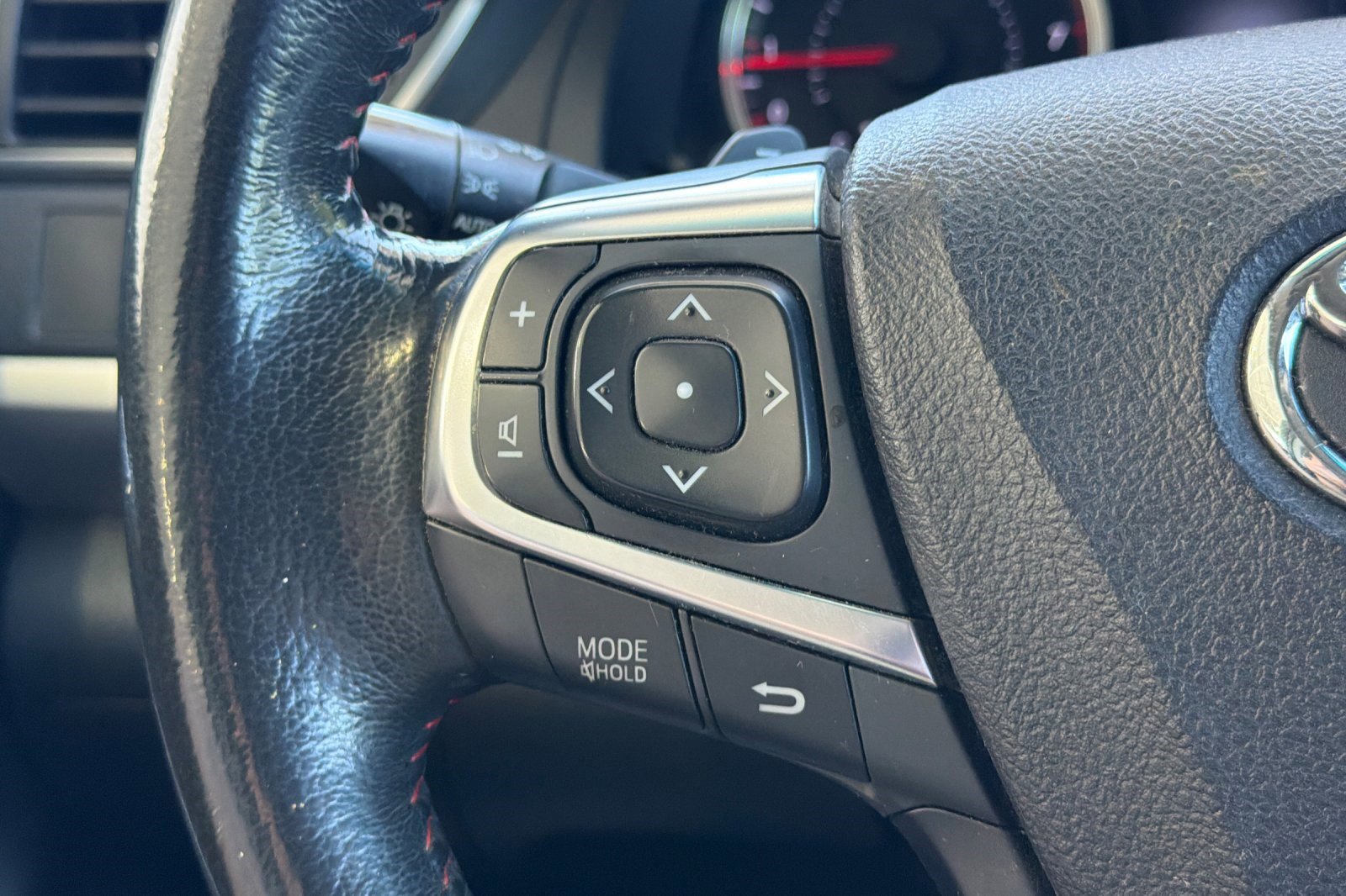 Used 2016 Toyota Camry SE FWD image 28