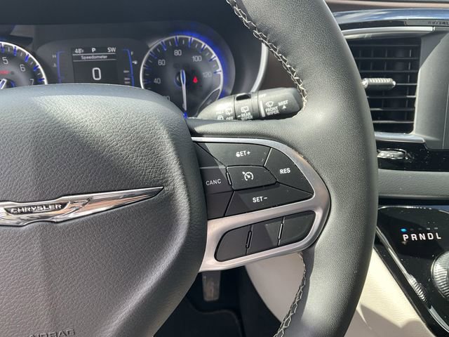 Used 2023 Chrysler Voyager LX image 21