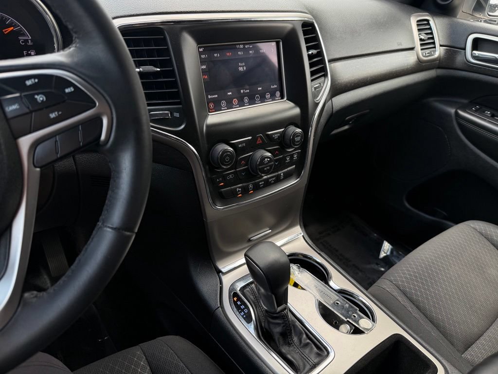 Used 2018 Jeep Grand Cherokee Laredo RWD image 35
