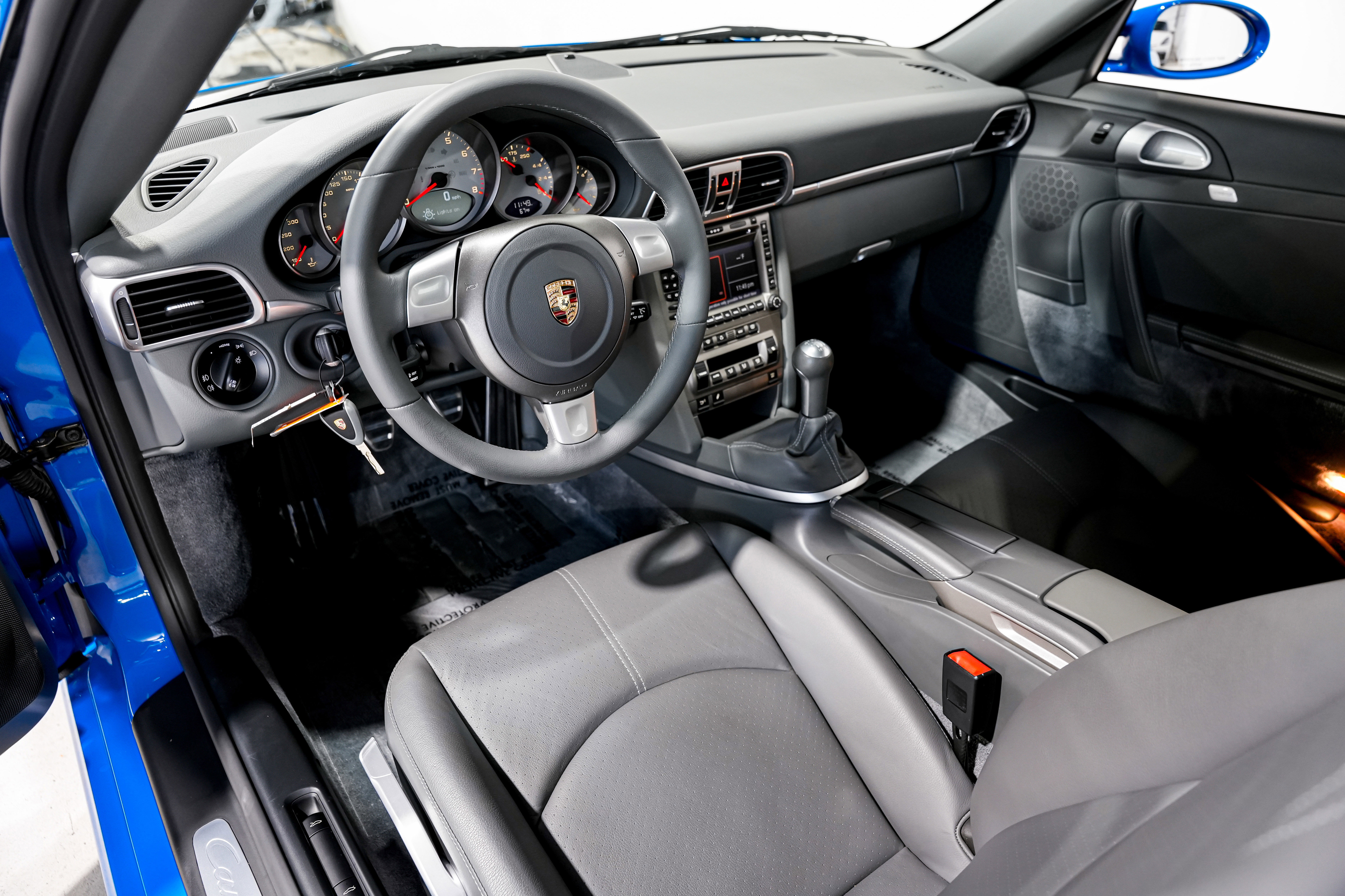 Used 2006 Porsche 911 Carrera S RWD image 9