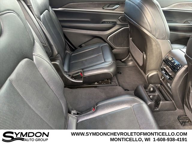 Used 2023 Jeep Grand Cherokee L Limited w/ Luxury Tech Group II image 24