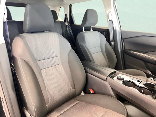 Used 2025 Nissan Rogue SV image 13