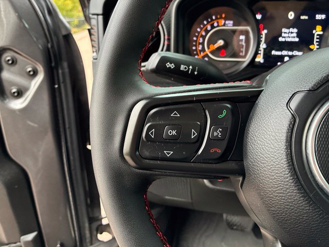 Used 2024 Jeep Gladiator Rubicon w/ Technology Group AWD/4WD image 38