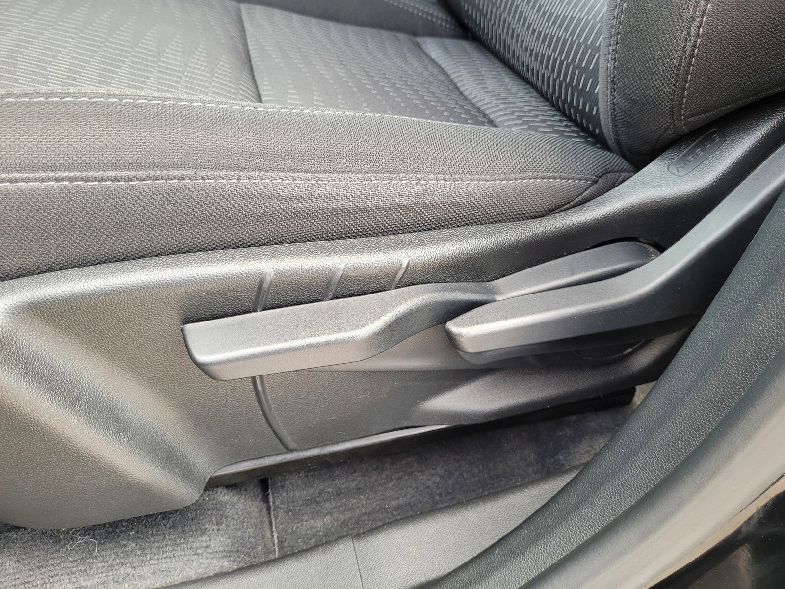 Used 2025 Chevrolet Equinox LT image 11