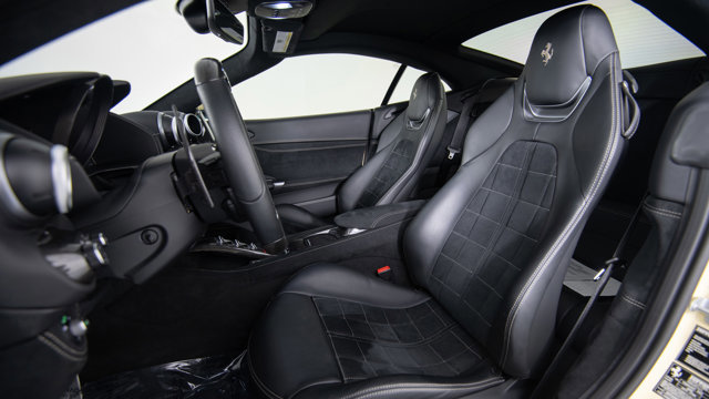Certified 2023 Ferrari Portofino M image 32