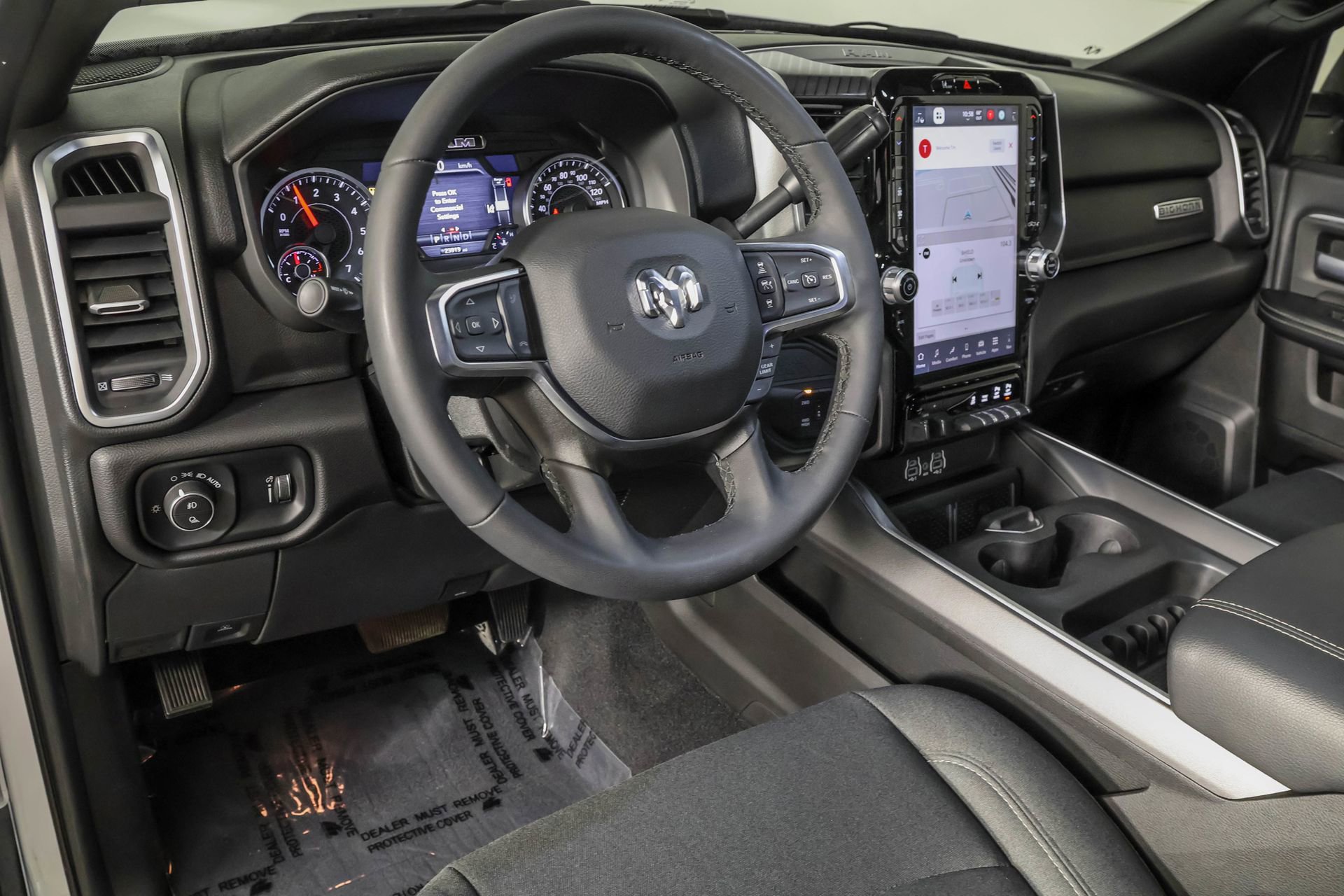 Used 2025 RAM 2500 Big Horn AWD/4WD image 4