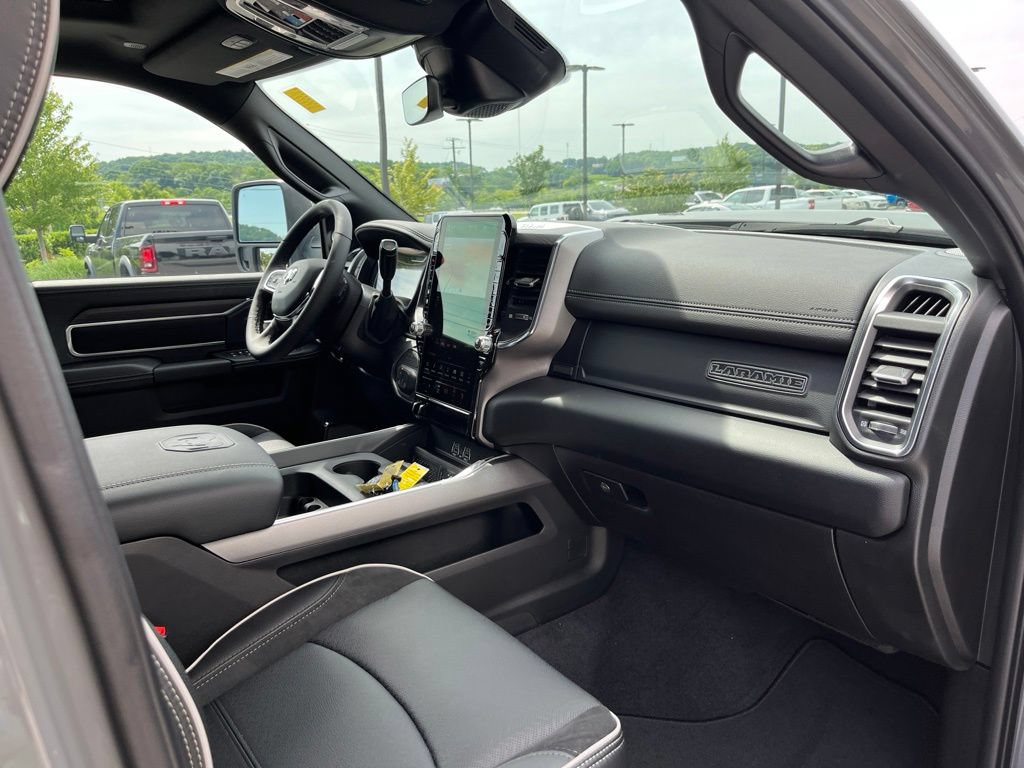 New 2026 RAM 2500 Laramie AWD/4WD image 30