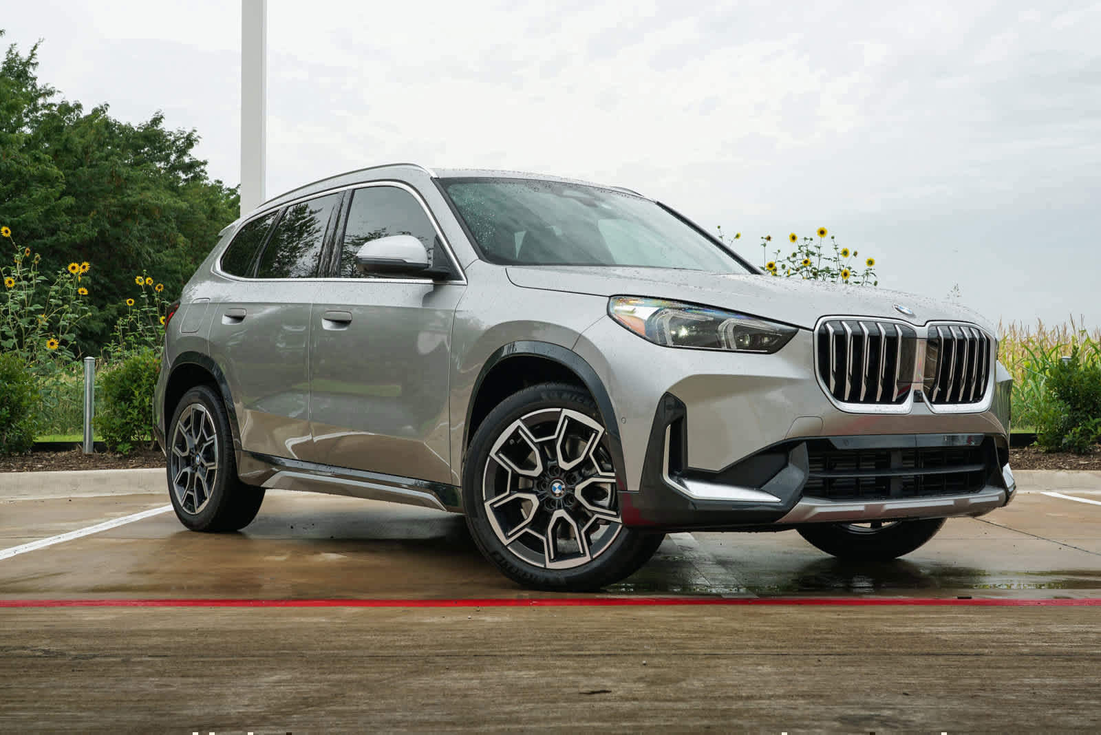 Used 2024 BMW X1 xDrive28i w/ Premium Package image 1