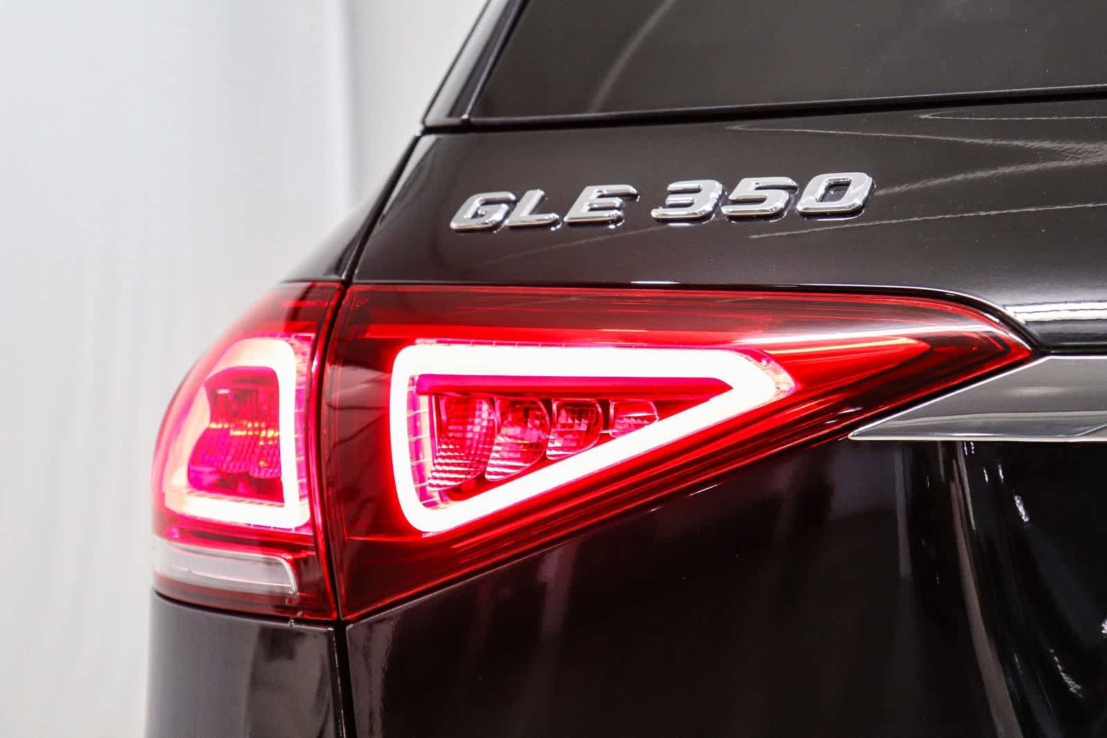 Used 2021 Mercedes-Benz GLE 350 4MATIC image 11