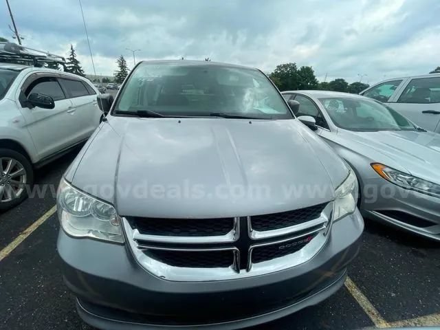 Used 2016 Dodge Grand Caravan SE w/ Quick Order Package 29E SE FWD image 2