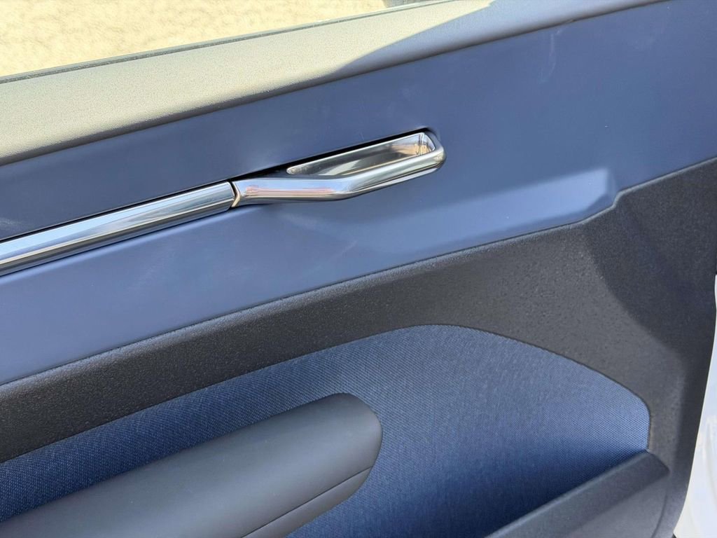 New 2026 Volvo EX30 Plus w/ Protection Package Premier AWD/4WD image 16