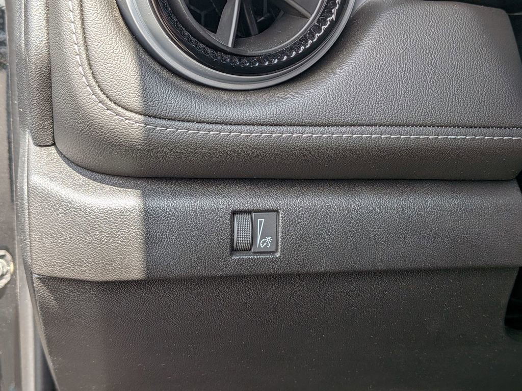 Used 2024 Chevrolet Colorado LT w/ LT Convenience Package image 17