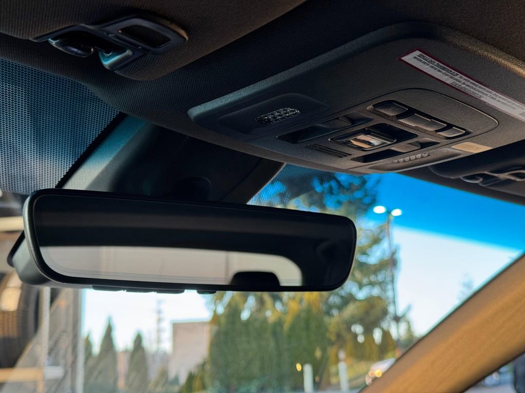 Used 2021 Toyota Avalon XSE image 16