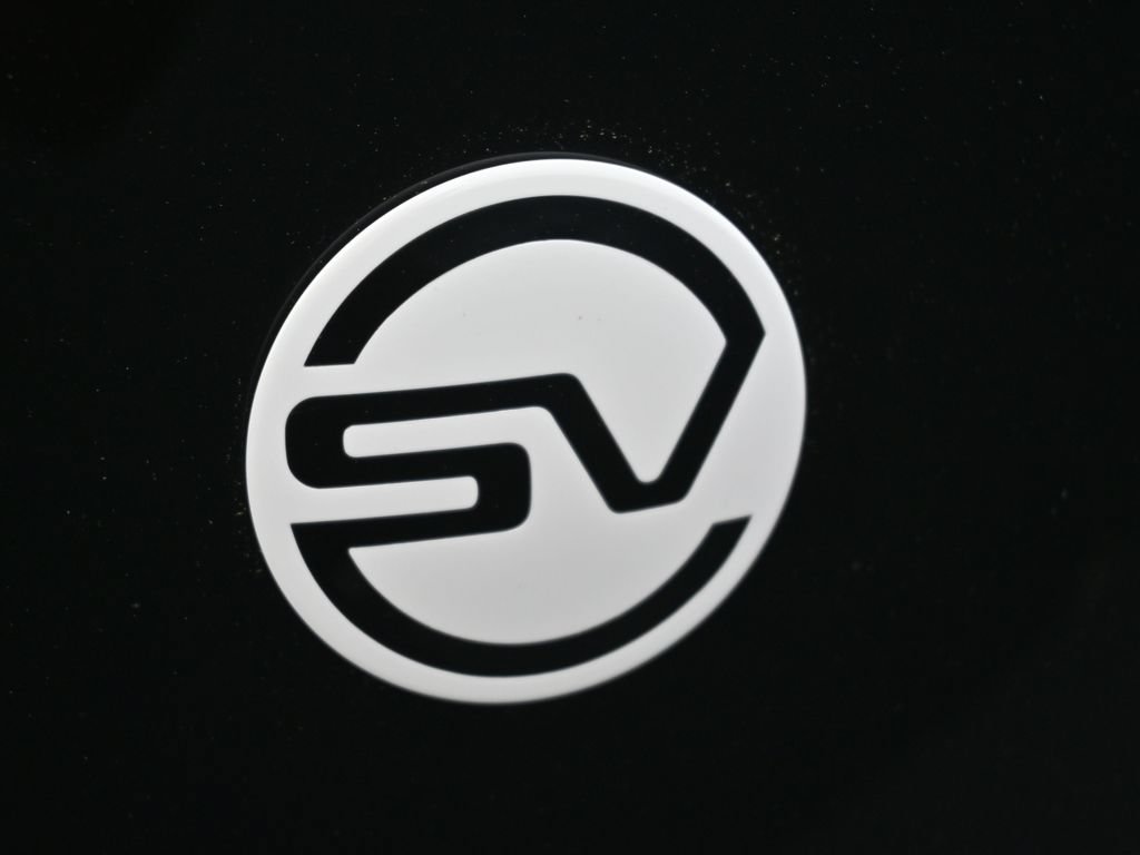 New 2025 Land Rover Range Rover SV AWD/4WD image 9