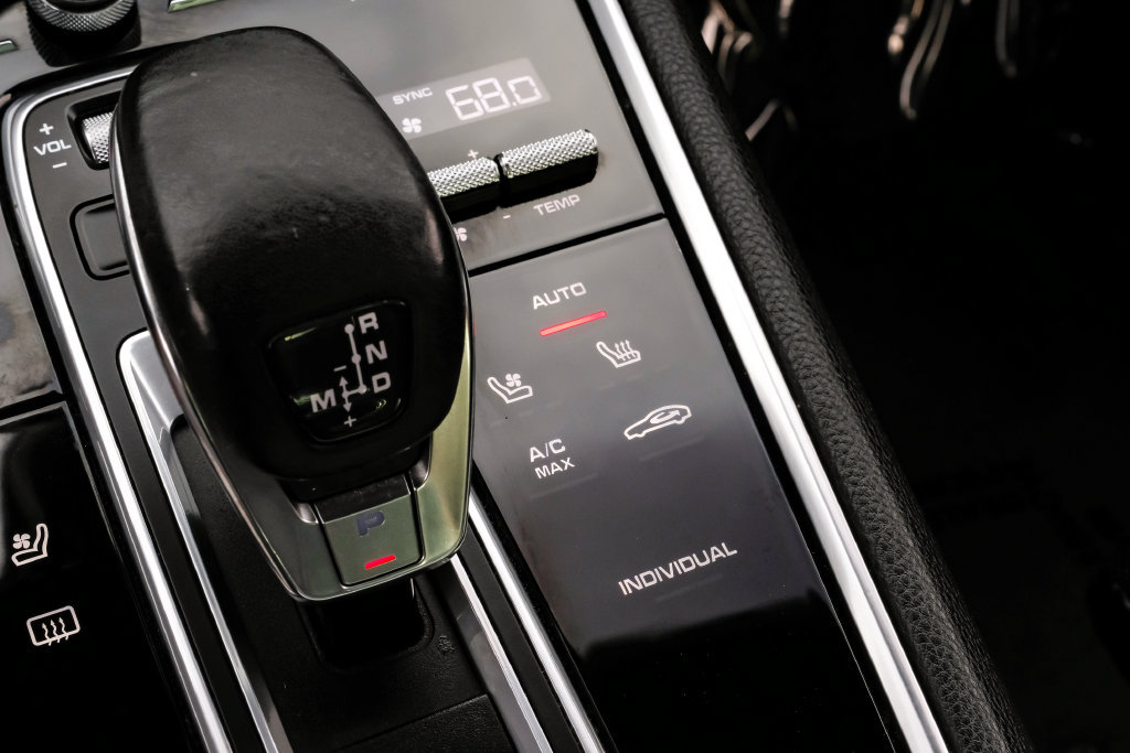 Used 2018 Porsche Panamera 4 AWD/4WD image 26
