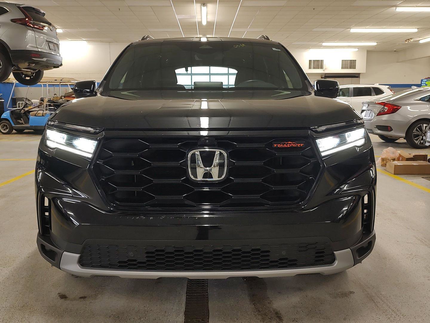 Used 2025 Honda Pilot TrailSport image 31