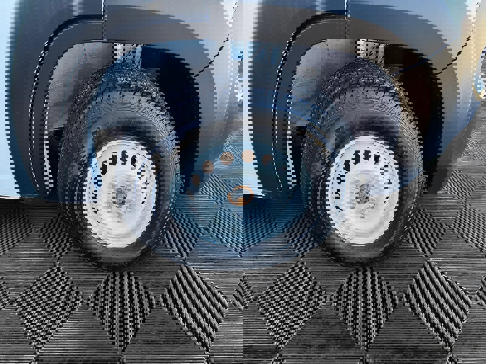 Used 2025 RAM ProMaster 2500 w/ Storage Group image 15