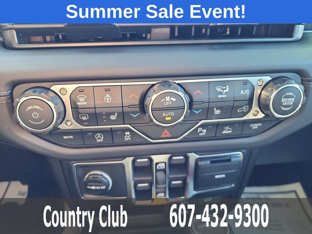 Used 2026 Jeep Gladiator Sport AWD/4WD image 16