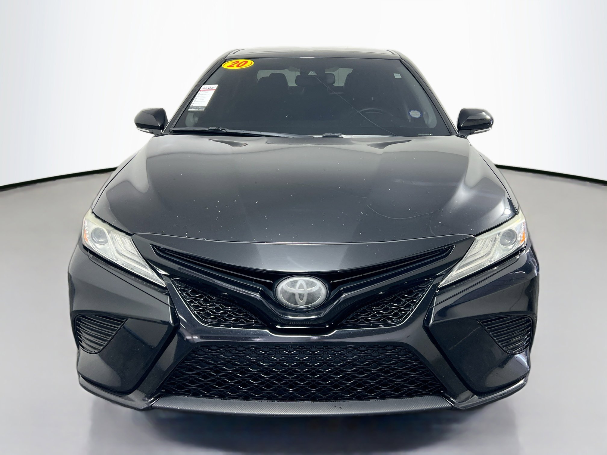 Used 2020 Toyota Camry XSE image 10