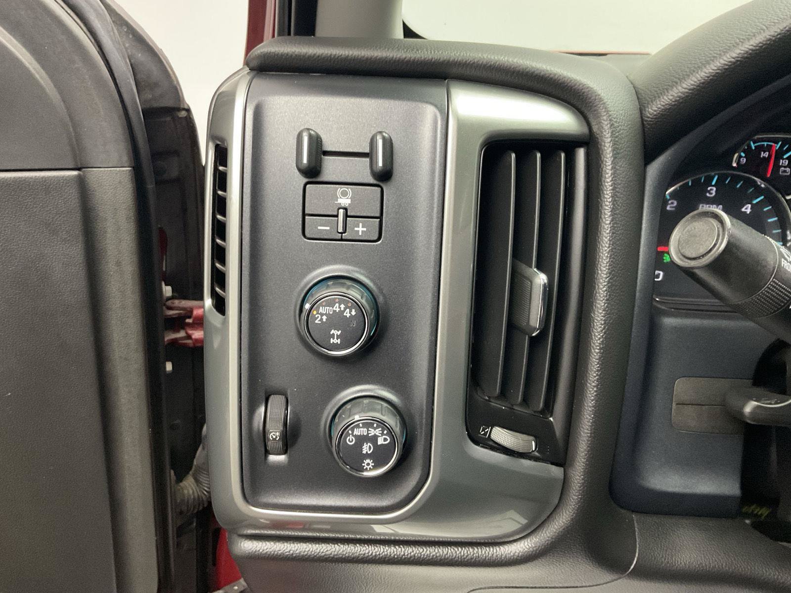 Used 2018 Chevrolet Silverado 1500 LT w/ All Star Edition AWD/4WD image 13