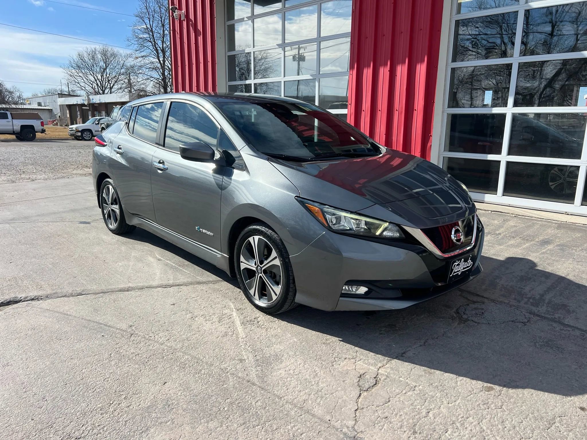 Used 2018 Nissan Leaf SV w/ SV Technology Package image 2