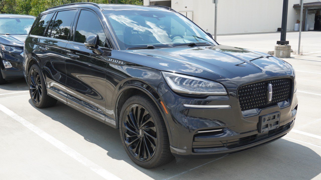 Used 2023 Lincoln Aviator Reserve w/ Equipment Group 201A RWD image 3