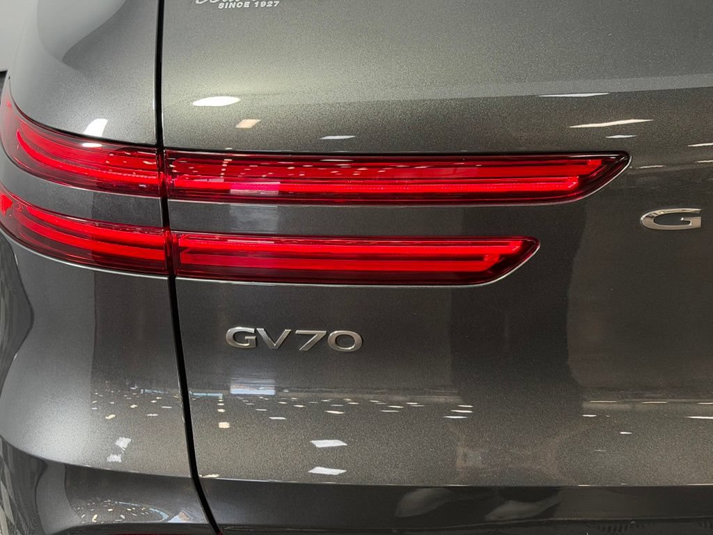 Used 2025 Genesis Electrified GV70 AWD/4WD image 13