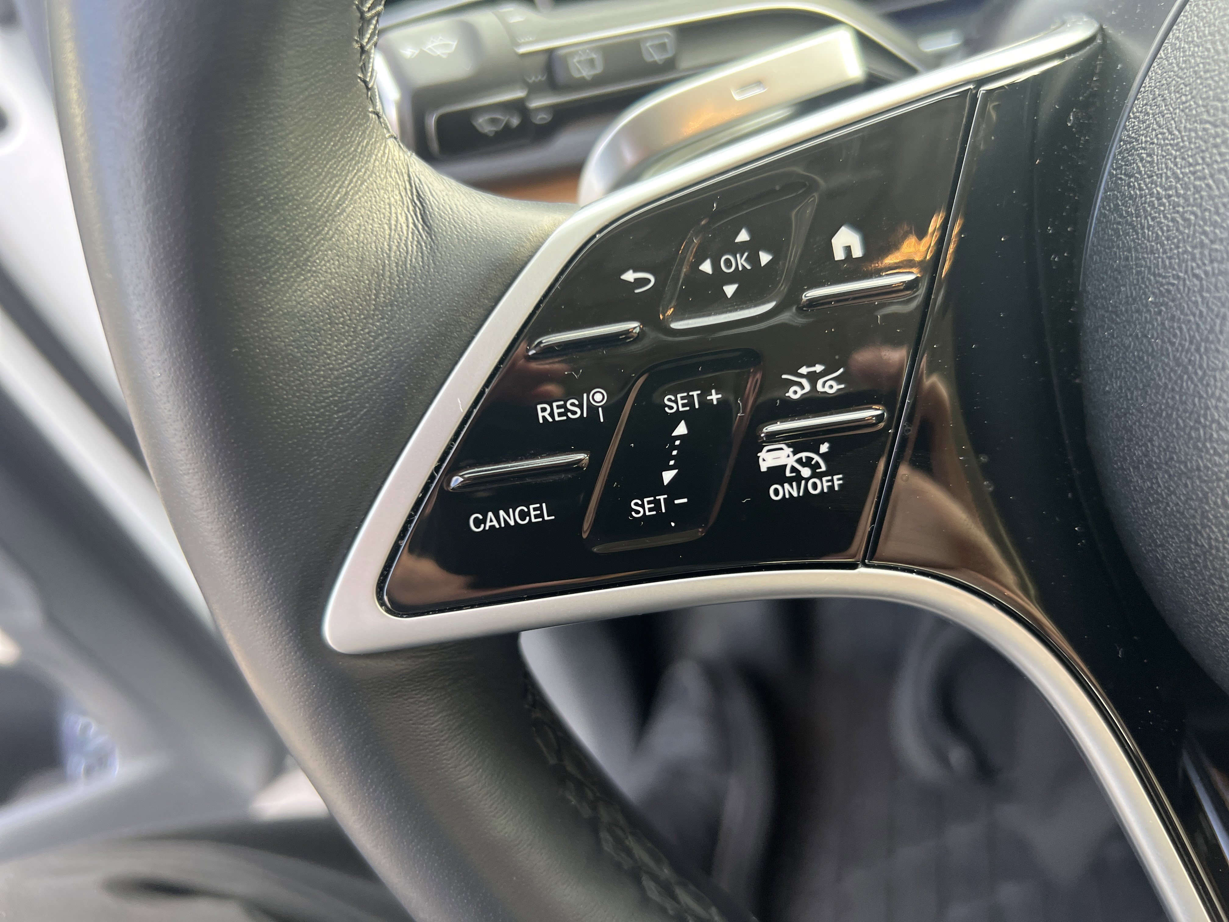 Used 2025 Mercedes-Benz GLE 450e 4MATIC image 19