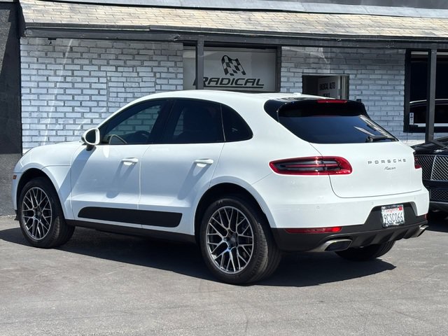 Used 2018 Porsche Macan AWD/4WD image 24