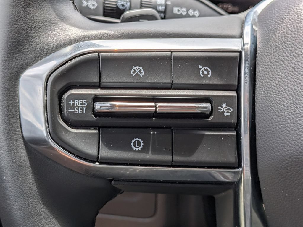 Used 2025 GMC Yukon XL Denali AWD/4WD image 20