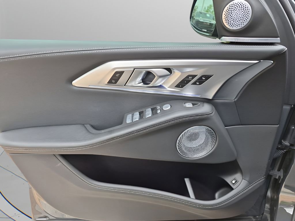 Used 2025 BMW XM image 30