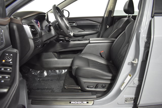 Used 2021 Nissan Rogue Platinum AWD/4WD image 11