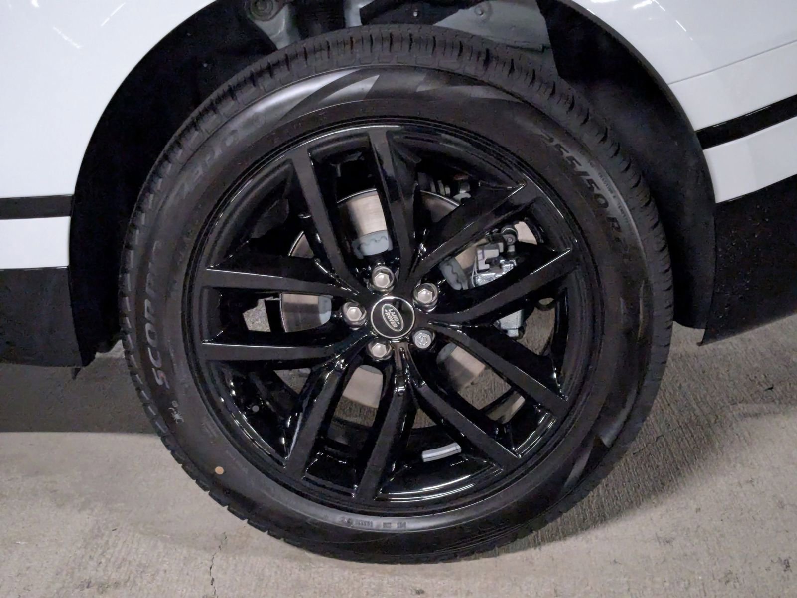 New 2026 Land Rover Range Rover Velar Dynamic SE image 10