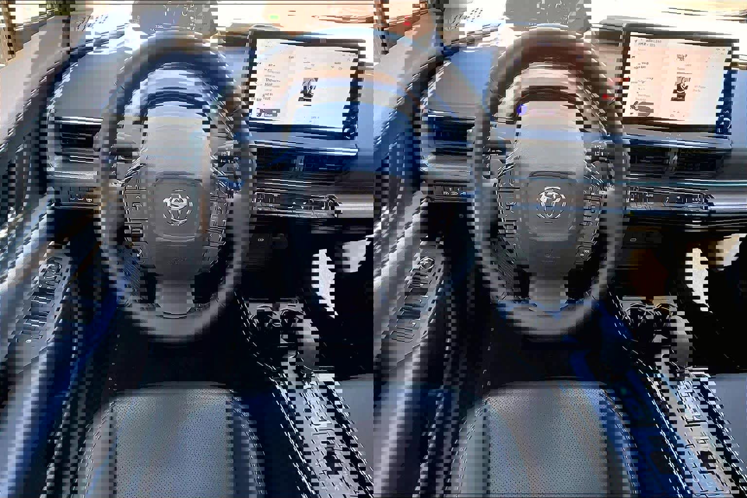 Used 2024 Toyota Prius XLE image 6