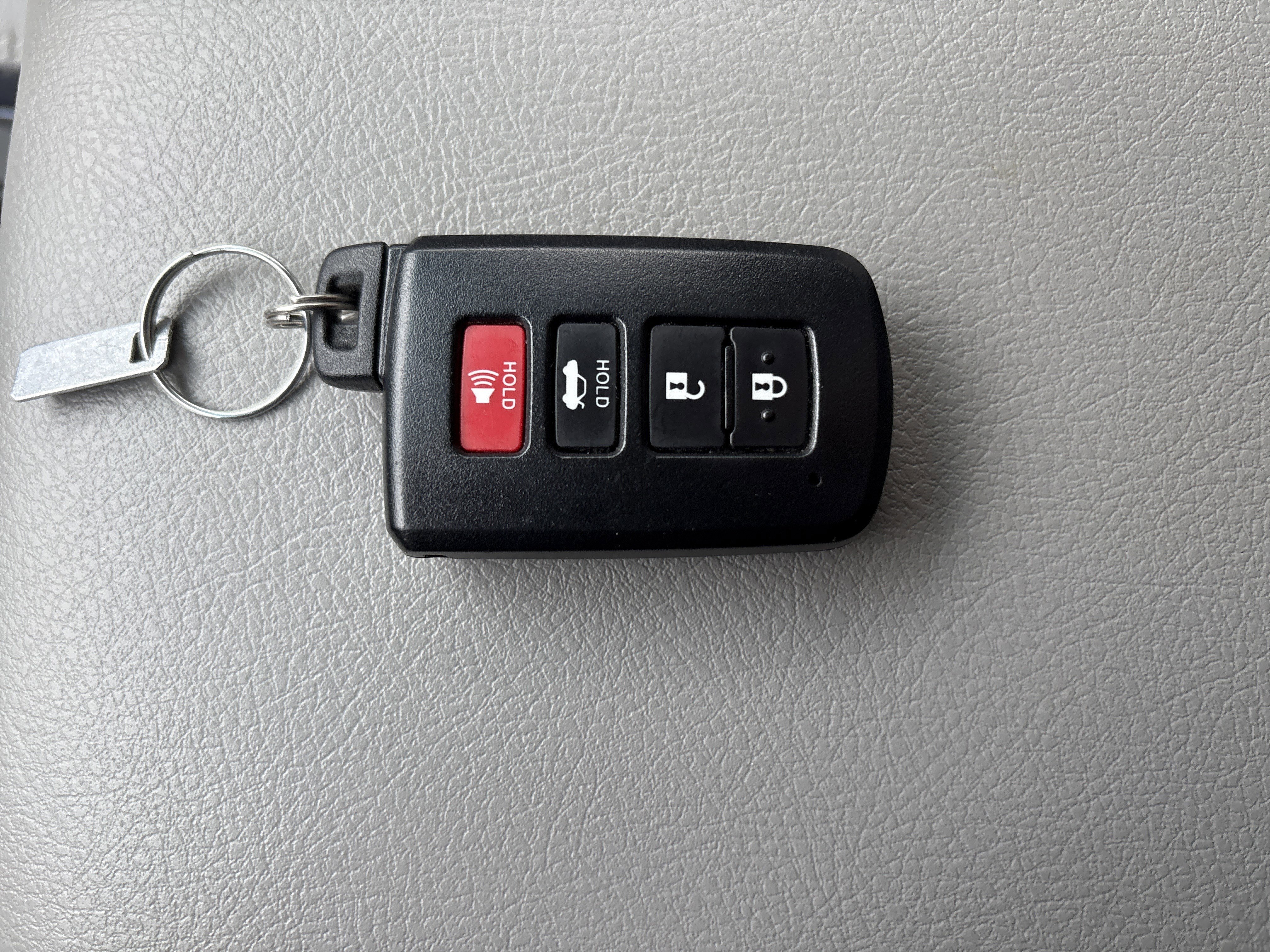 Used 2015 Toyota Camry XSE image 36