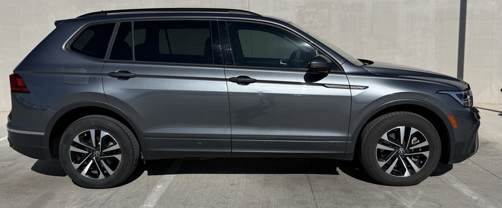 Used 2022 Volkswagen Tiguan S image 3