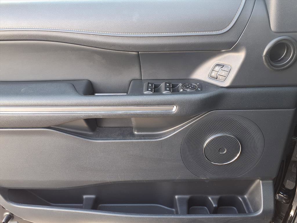 Used 2022 Ford Expedition XLT image 20