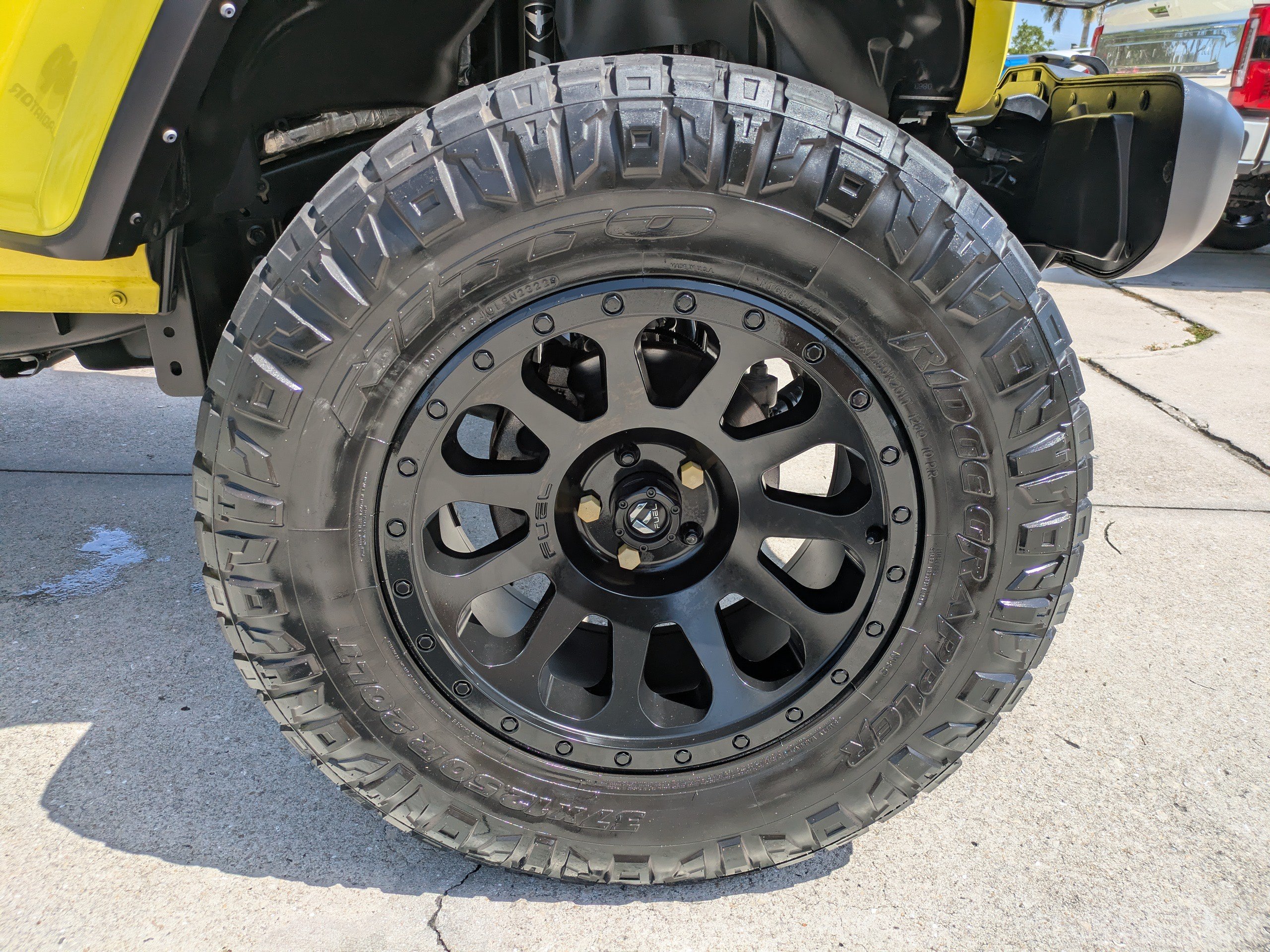 Used 2023 Jeep Gladiator Sport AWD/4WD image 11