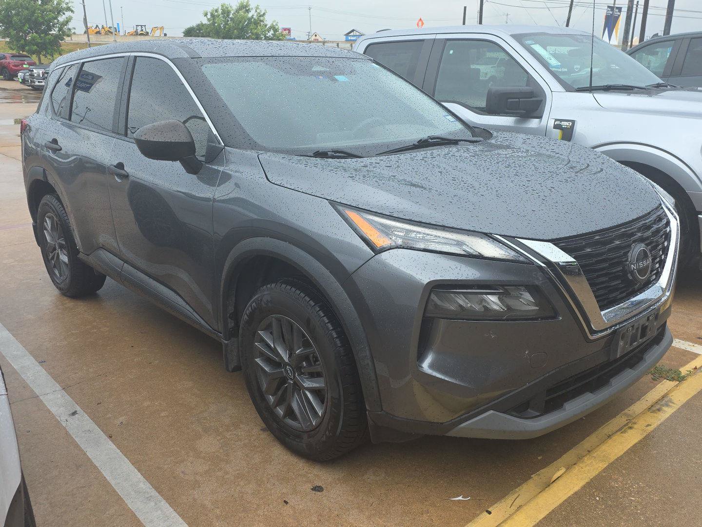 Used 2023 Nissan Rogue S FWD image 5