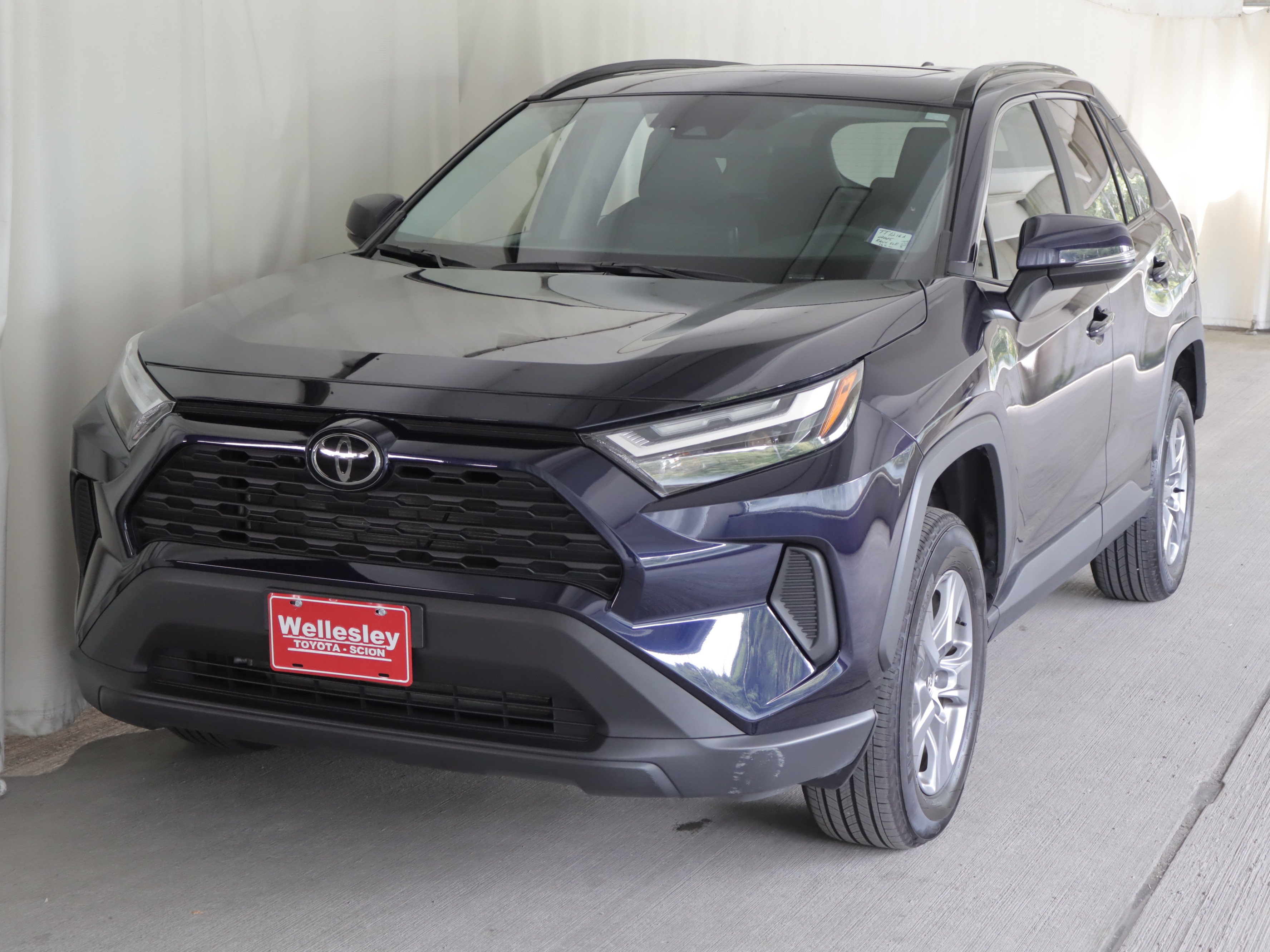 Used 2025 Toyota RAV4 XLE w/ Convenience Package AWD/4WD image 24