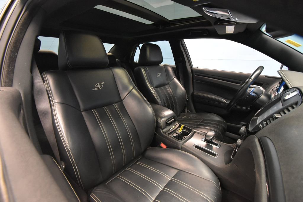Used 2013 Chrysler 300 S image 21