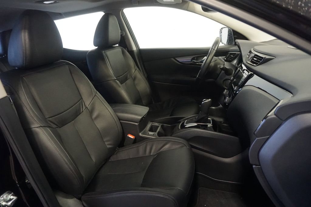 Used 2021 Nissan Rogue Sport SL w/ Premium Package AWD/4WD image 24