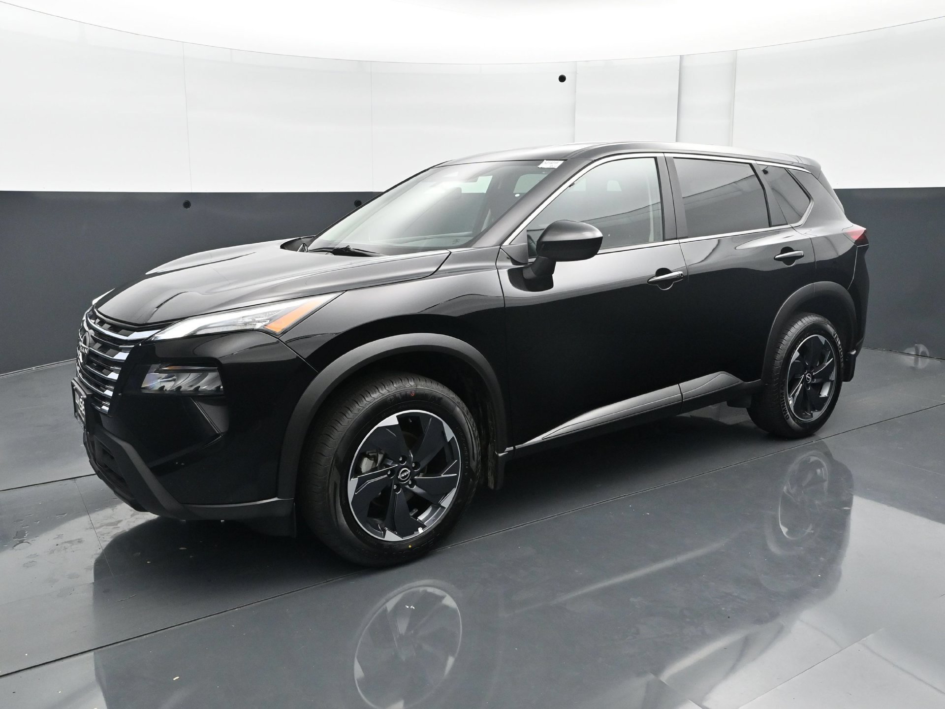 Used 2026 Nissan Rogue SV AWD/4WD image 2