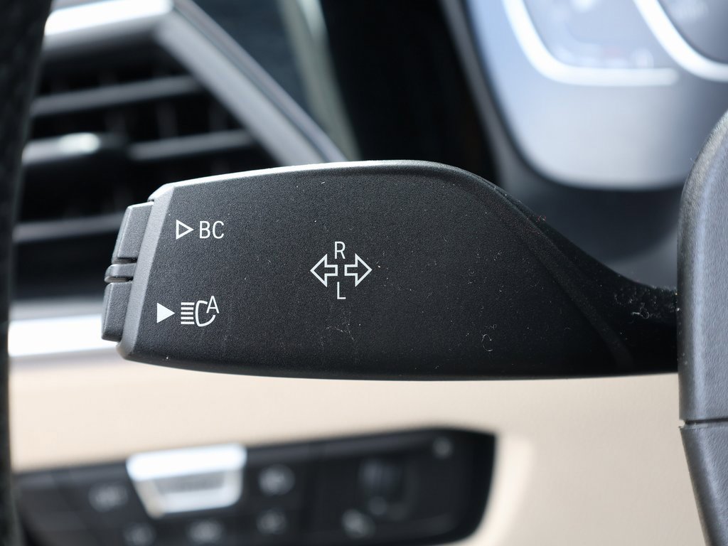 Used 2021 BMW 330i Sedan w/ Convenience Package image 39