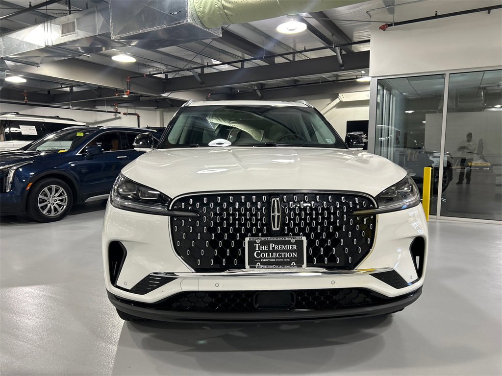 Used 2025 Lincoln Aviator Reserve w/ Illumination Package image 6